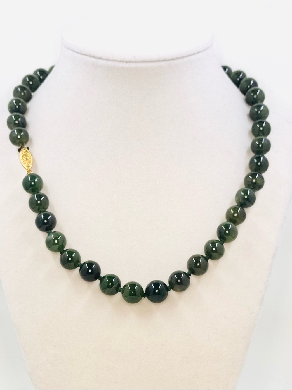 Natural Dark Green Jade Beaded Necklace 10mm 18” Vintage Clasp Hand Knotted